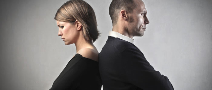Before You Hire A Divorce Lawyer, Read This Pros And Cons First